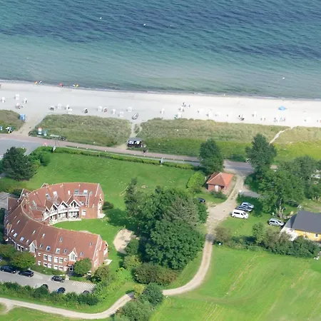Terrassen-fewo Seaside Am Ostseestrand Inkl Schwimmbad Und Strandkorb Kronsgaard