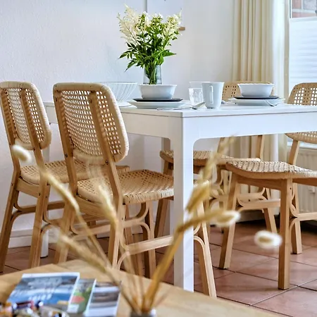 Terrassen-fewo Seaside Am Ostseestrand Inkl Schwimmbad Und Strandkorb *