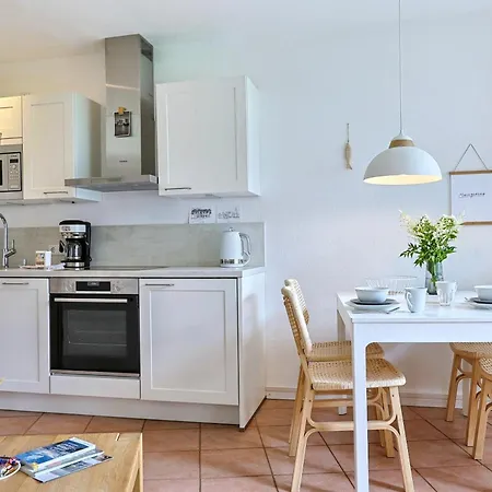 Terrassen-fewo Seaside Am Ostseestrand Inkl Schwimmbad Und Strandkorb Apartmán *