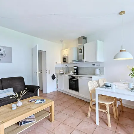Terrassen-fewo Seaside Am Ostseestrand Inkl Schwimmbad Und Strandkorb * Kronsgaard