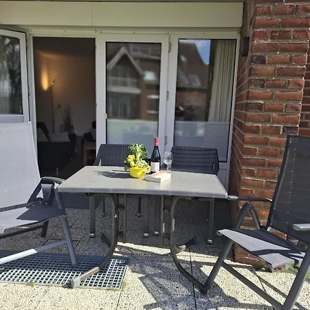 Terrassen-fewo Seaside Am Ostseestrand Inkl Schwimmbad Und Strandkorb * Kronsgaard
