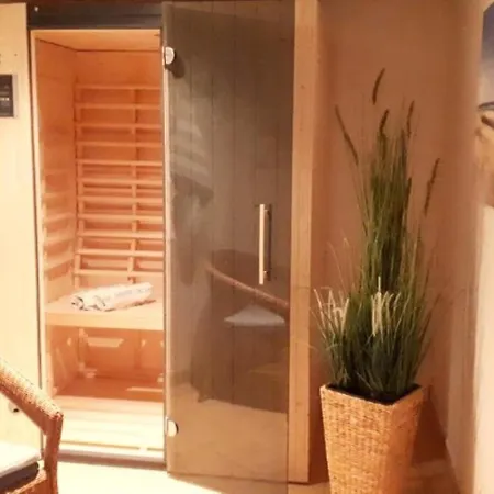 Terrassen-fewo Seaside Am Ostseestrand Inkl Schwimmbad Und Strandkorb *