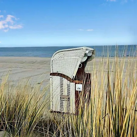 Terrassen-fewo Seaside Am Ostseestrand Inkl Schwimmbad Und Strandkorb * Kronsgaard